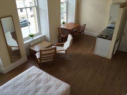 Studio Flat, Berkeley Street, G3