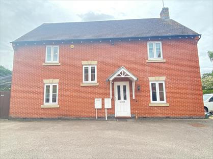 4 Bed Detached House, Castle Road, DE11