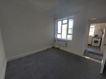 1 Bed Flat, Crendon Street, HP13
