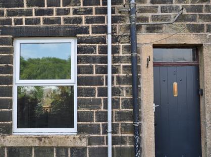2 Bed Terraced House, Victoria Street, OL13