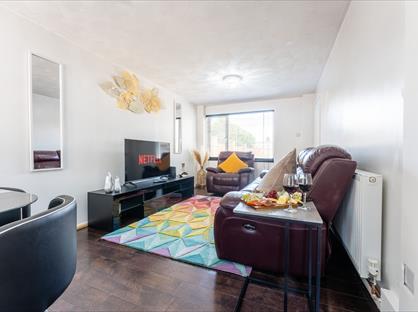 3 Bed Semi-Detached House, Leaside Way, SO16