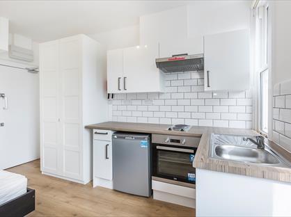 Studio Flat, Warwick Road, SW5