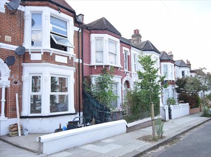 2 Bed Flat, Childebert Road, SW17