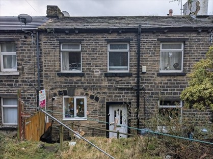 2 Bed Terraced House, Lowergate, HD3