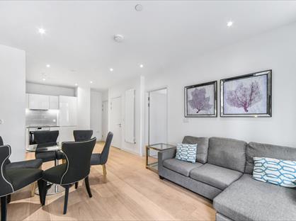 2 Bed Flat, Liner House, E16