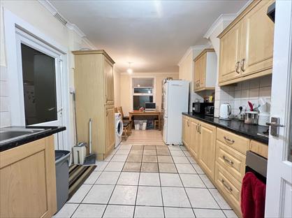3 Bed Terraced House, Wickham Lane, SE2