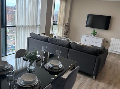 2 Bed Flat, The Glass House, HU1