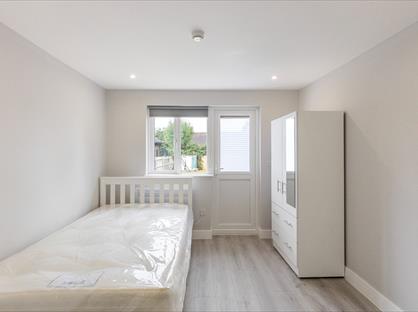 Studio Flat, Falconer Road, WD23