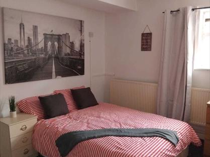 Studio Flat, Gladstone Building, DY1