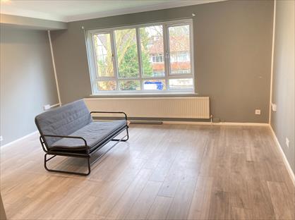 2 Bed Flat, Very Near The Avenue Area, HA5