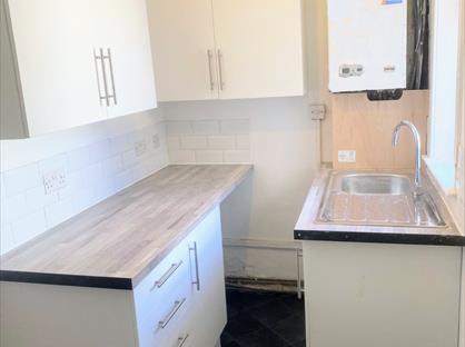 2 Bed Terraced House, Piccadilly Road, BB11