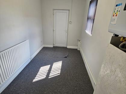 2 Bed Flat, Longcauseway, BL4