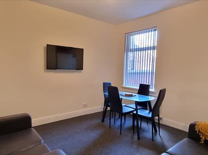Room in a Shared House, Raglan Street, HU5