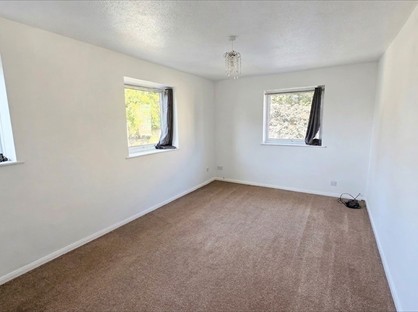 2 bed flat/apartment for rent in 2 Bed Flat, Moulton Rise, LU2
