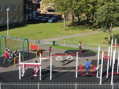 2 Bed Flat, Blackburn Way, TW4