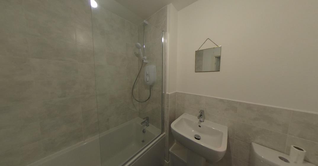 2 Bed Flat, Owens Road, CV6 photo 4