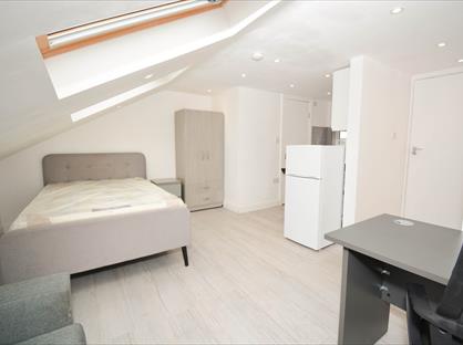 Studio Flat, Crownfield Road, E15