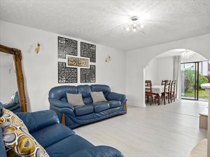 3 Bed Semi-Detached House, Hereford Drive, L30