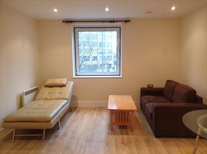 1 Bed Flat, Wharfside Point South, E14