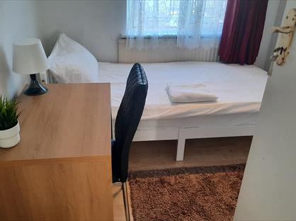 Room in a Shared House, Wadeville Avenue, RM6