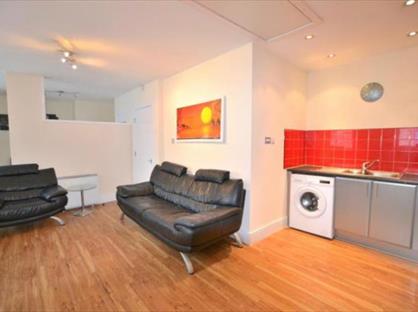 1 Bed Flat, Temple Lane, L2