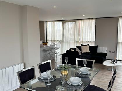 3 Bed Flat, Queens Dock Avenue, HU1