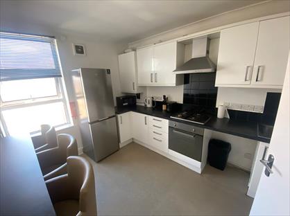 2 Bed Flat, York Mews, IG1