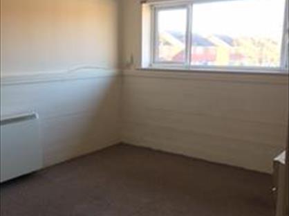 2 Bed Flat, Longley Close, PR2