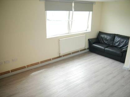 Studio Flat, Broomfield Court, AL10