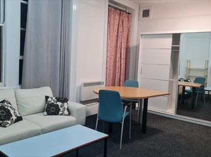 2 Bed Flat, Dewsbury, WF13