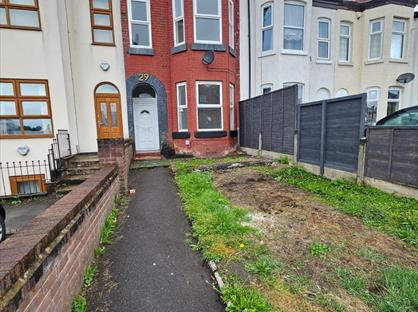 4 Bed Terraced House, Milton Street, M30