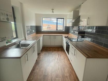 3 Bed Terraced House, Grosvenor Street, M27