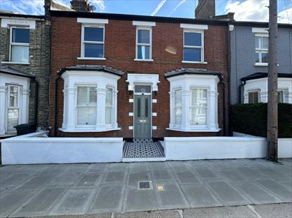 3 Bed Flat, Bishops Road, SW6