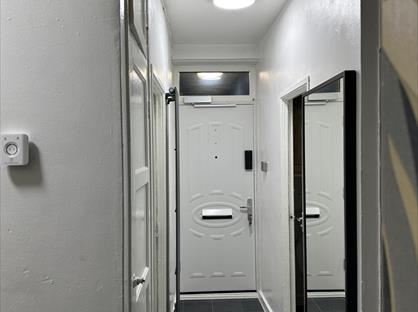 2 Bed Flat, Norman House, SW8