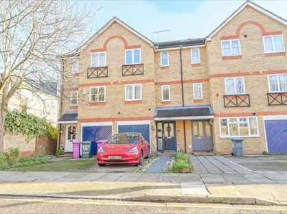 4 Bed Terraced House, Barnsdale Avenue, E14