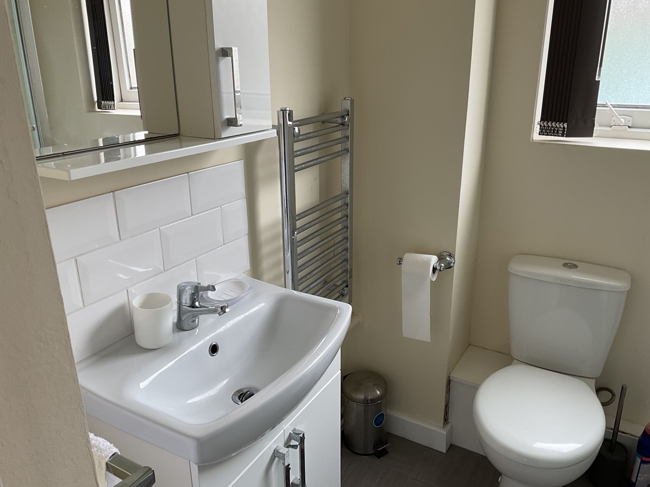 2 Bed Flat, Broadgate Avenue, NG9 photo 4