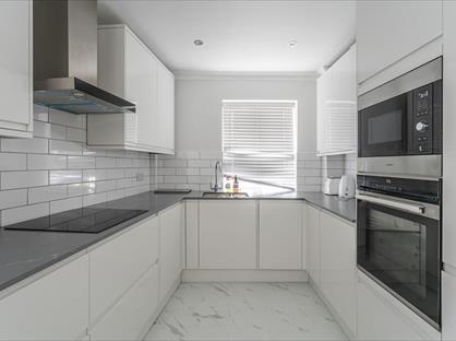 1 Bed Flat, Princes Court, SW3