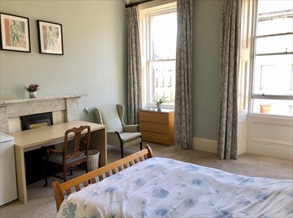 4 Bed Flat, Oxford Street, EH8