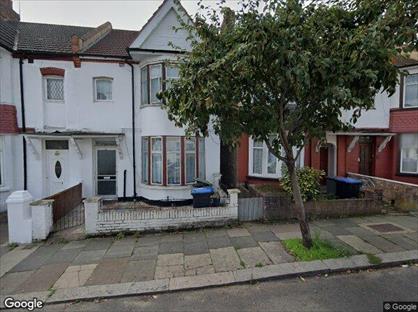 1 Bed Maisonette, Rosebank Avenue, HA0