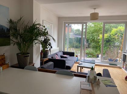 Room in a Shared House, Lilac Street, W12