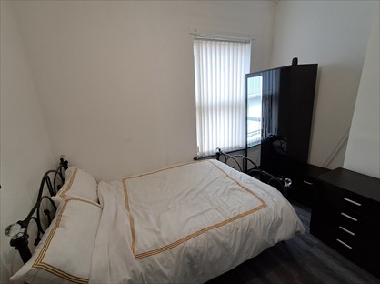 Room in a Shared House, Chepstow Street, L4