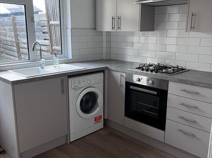 4 Bed Terraced House, Malvern Close, RG22