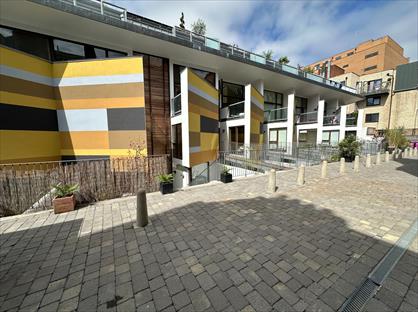 3 Bed Penthouse, Mears Close, E1