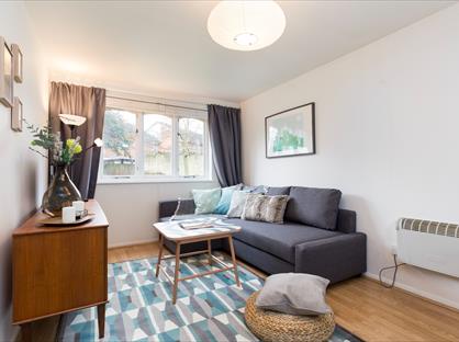1 Bed Flat, Spa Court, SE16