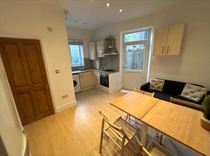 2 Bed Flat, Crookham Road, SW6