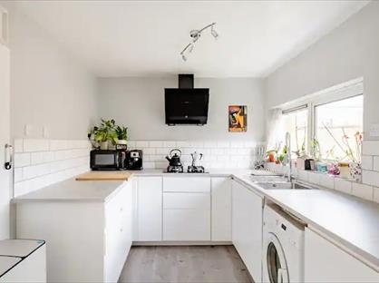 2 Bed End Terrace, Nuns Way, CB4