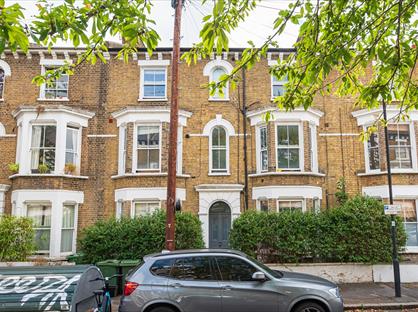 2 Bed Flat, Chantrey Road, SW9