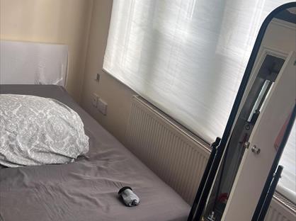 Studio Flat, Churston Gardens, N11