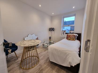 3 Bed Terraced House, Station Road, ME8