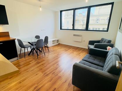 1 Bed Flat, Mann Island, L3